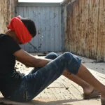 நிர்வாணமாக ஐக்கிய அரபு எமிரேட்ஸ் நடத்தும் சிறையில் சித்திரவதை