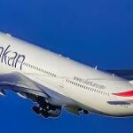 142 பயணிகளுடன் இறங்கிய விமானம்