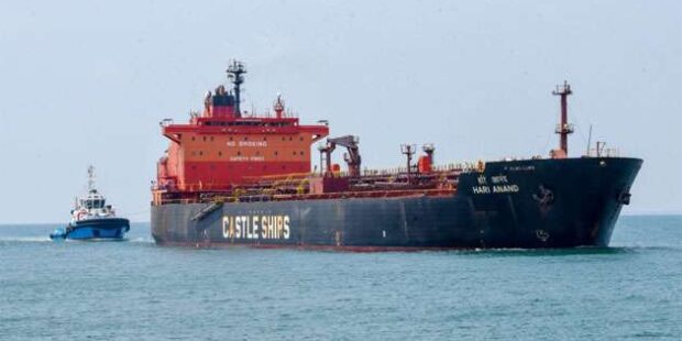 இந்திய எண்ணெய் கப்பல் இலங்கை வந்தது