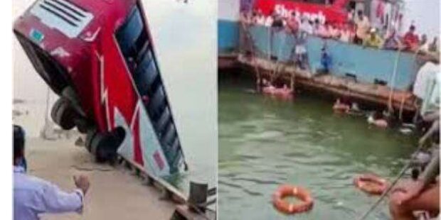 வங்காளதேச ஆற்றில் பேருந்து கவிழ்ந்ததில் குறைந்தது 24 பேர் உயிரிழந்தனர்