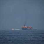 ஈரான் துறைமுகத் தாக்குதலில் ஐவர் பலி கப்பல்கள் சேதம்