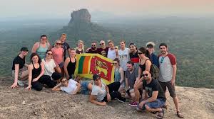 சுற்றுலாப் பயணிகளின் வருகை அதிகரிப்பு அடித்துவிடும் அண்டப் புளுகு அனுரா அரசு