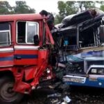 நௌலாவில் பேருந்து மோதலில் 11 பேர் காயம்