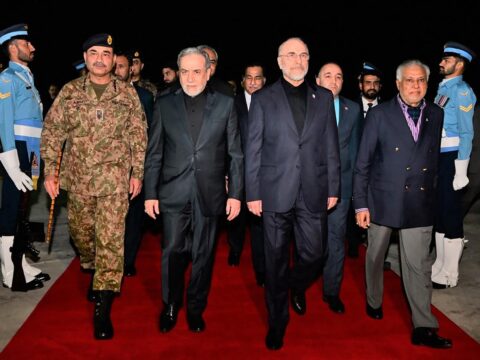 ஈரானின் பேச்சுவார்த்தைக் குழு, இஸ்லாமாபாத்தில்