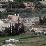 லெபனானில் வீடுகளை குண்டு வைத்து தகர்க்கும் இஸ்ரேல் இராணுவம்