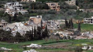 லெபனானில் வீடுகளை குண்டு வைத்து தகர்க்கும் இஸ்ரேல் இராணுவம்