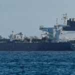 ஈரானுடன் தொடர்புடைய கப்பல்களை துரத்தும் அமெரிக்கா