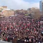 நாங்கள் போருக்கு அஞ்சவில்லை’ அரசாங்கத்திற்கு ஆதரவாக ஈரானியர்கள் பேரணி