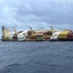 இலங்கைக் கடற்கரை நெடுகிலும் எல்சா 3 கப்பல் சிதறல்