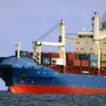 ஹோர்முஸ் ஜலசந்தியைக் கடக்கும் கப்பல்