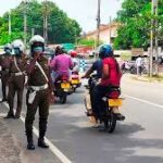 பொலிஸார் திடீர் வீதி சோதனை