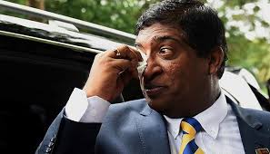 இரண்டு பெண்கள் மோசடி ரவி கருணநாயக்க