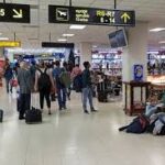 விமான நிலையத்தில் சிக்கிய சீன நாட்டவர்