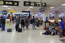 விமான நிலையத்தில் சிக்கிய சீன நாட்டவர்