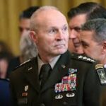 ஹெக்ஸெத்தால் அமெரிக்க ராணுவத் தலைமைத் தளபதி பணிநீக்கம்