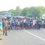 வெறும் காலுடன் மரதன் ஓட்டம் நடத்திய அமைப்பு வெடித்த சர்ச்சை