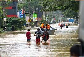 இலங்கை வெள்ளம் 141 வீடுகள் சேதம்