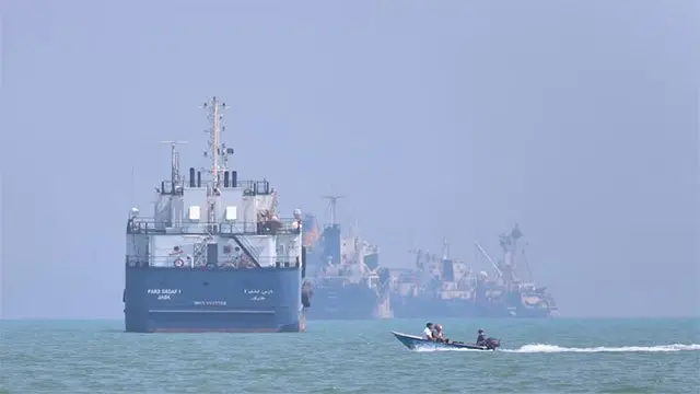 ஹார்முஸ் நீரிணையில் கப்பல் மீதான ஈரான் தாக்குதல் 10 இந்தியர்கள் மீட்பு ஒருவர் மாயம்