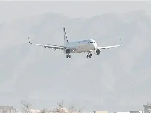 ஈரான் வான் வெளி அடித்து பூட்டு