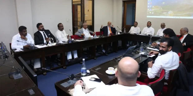 ஜனாதிபதியைச் சந்திக்க ஆறு தமிழ் பேசும் கட்சிகள்