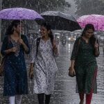 இன்று பல பகுதிகளில் பலத்த காற்றுடன் கனமழை