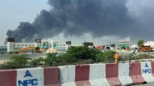 பஹ்ரைன் மீது தாக்குதல் வெடிச்சத்தம் அதிர்கிறது
