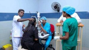 யாழ்ப்பாணக் கோயில் திருவிழாவின்போது ஏற்பட்ட கண் காயங்கள்