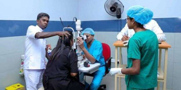 யாழ்ப்பாணக் கோயில் திருவிழாவின்போது ஏற்பட்ட கண் காயங்கள்