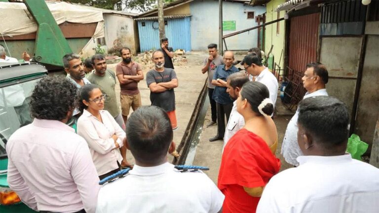 கொழும்பு விளையாட்டு மைதானம் வாகனக் கொட்டகையாக மாற்றப்பட்டது