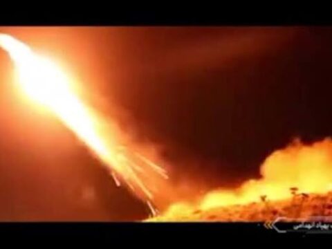 ஐக்கிய அரபு அமீரகத்தின் விமான தளம் மீது தாக்குதல்