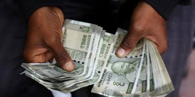 அமெரிக்க டாலருக்கு எதிராக இலங்கை ரூபாய் சற்று வலுப்பெற்றது