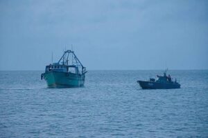 இலங்கை கடல் படையால் தமிழக மீனவர்கள் கைது