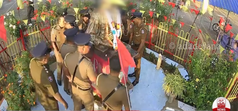 நல்லூரில் நினைவு விழாவைத் தொடர்ந்து திலீபன் நினைவிடம் காவல்துறையினரால் அகற்றப்பட்டது