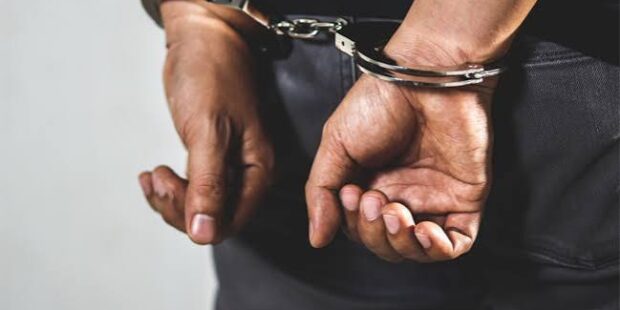 ஹிங்குரகொடவில் தொல்பொருட்கள் சட்டவிரோதமாக அகழ்வாராய்ச்சி செய்ததற்காக ஐவர் கைது