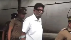 கெஹெலிய வெளிநாடு செல்ல நீதிமன்றம் தடை