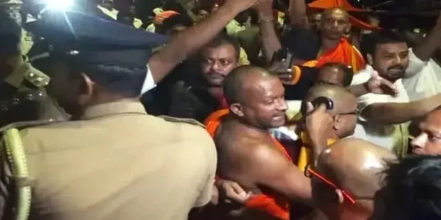 ஞானசார தேரரை விடுவிக்கக் கோரி விகாரமகாதேவி பூங்காவில் பிக்குகள் சத்தியாகிரகத்தைத் தொடர்கின்றனர்