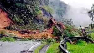 இலங்கை முழுவதும் 30,000-க்கும் மேற்பட்ட நிலச்சரிவு அபாயம்