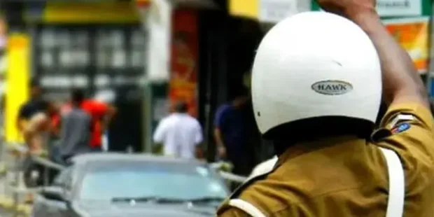 சேதமடைந்த கழிவுநீர்க் குழாய் காரணமாக பொரெல்லாவில் கடும் போக்குவரத்து நெரிசல்