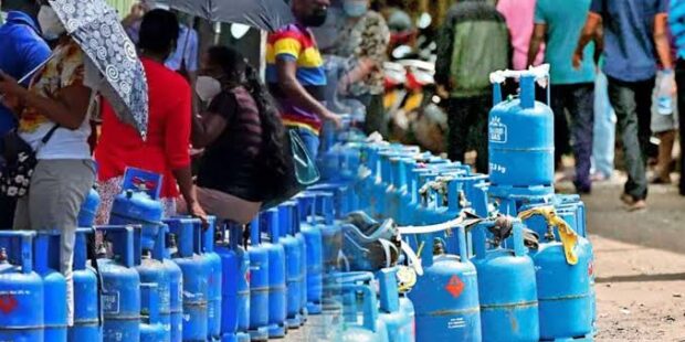 இலங்கையில் எரிவாயு தட்டு பாடு