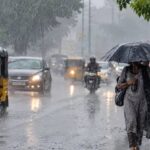 கனமழை காரணமாக வாகன ஓட்டிகள் மிகுந்த எச்சரிக்கை