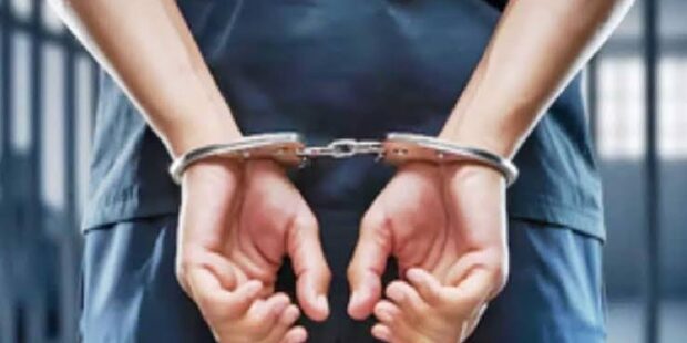 நாவலபிட்டியாவில் விருந்தில் போலீசார் நடத்திய சோதனையில் போதைப்பொருட்களுடன் 12 இளைஞர்கள் கைது